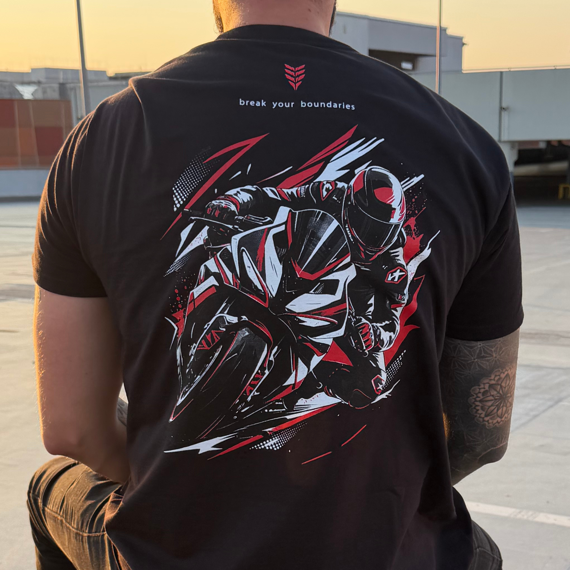 Koszulka RebelRush ICON Sport — grafika motocykla sportowego